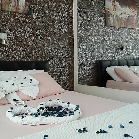 Toros Bed and Breakfast Ντιντίμ